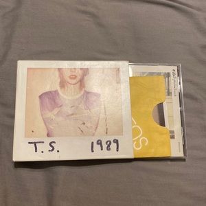 Taylor Swift 1989 album CD with photos from Taylor